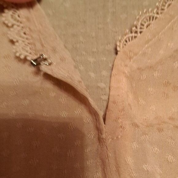 New Express Banded & Flare Long Sleeve Blouse Rose-Colored Size Medium - Picture 10 of 12